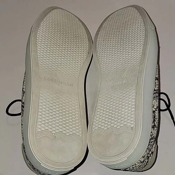 COLE HAAN WOMEN'S GRANSPRO SPECTATOR SNEAKERS - Picture 14 of 15